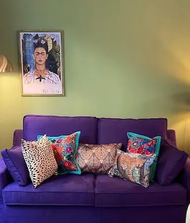 Maggie's Place With Private Backyard