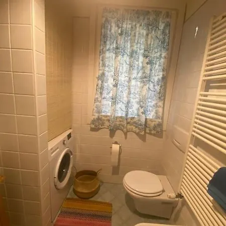 Maggie's Place With Private Backyard