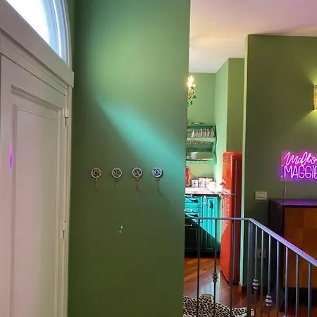 Maggie's Place With Private Backyard *